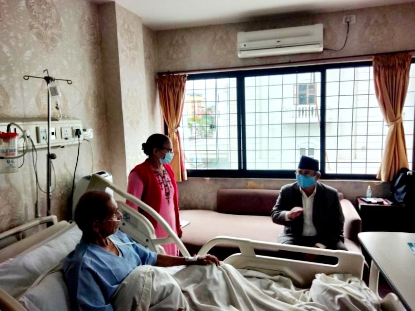 नर्भिक पुगेर गृहमन्त्री खाँणले लिए महासचिव वैद्यको स्वास्थ्यावस्थाबारे जानकारी